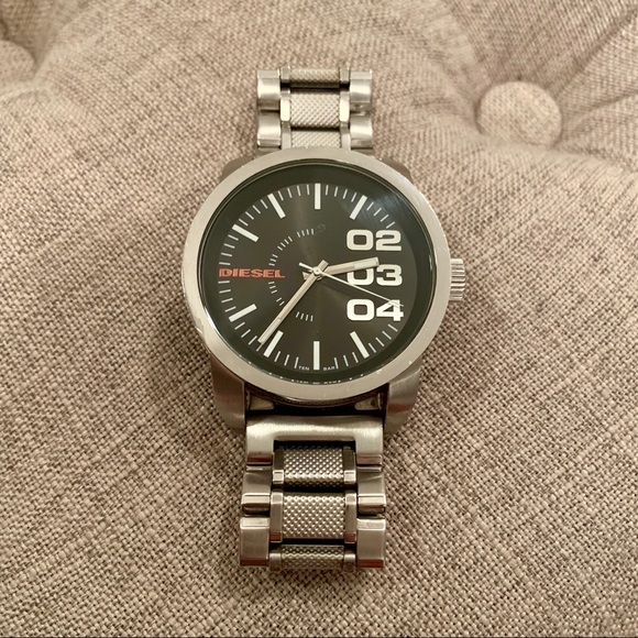 Diesel DZ1370 Stainless Steel Watch - Picture 2 of 8